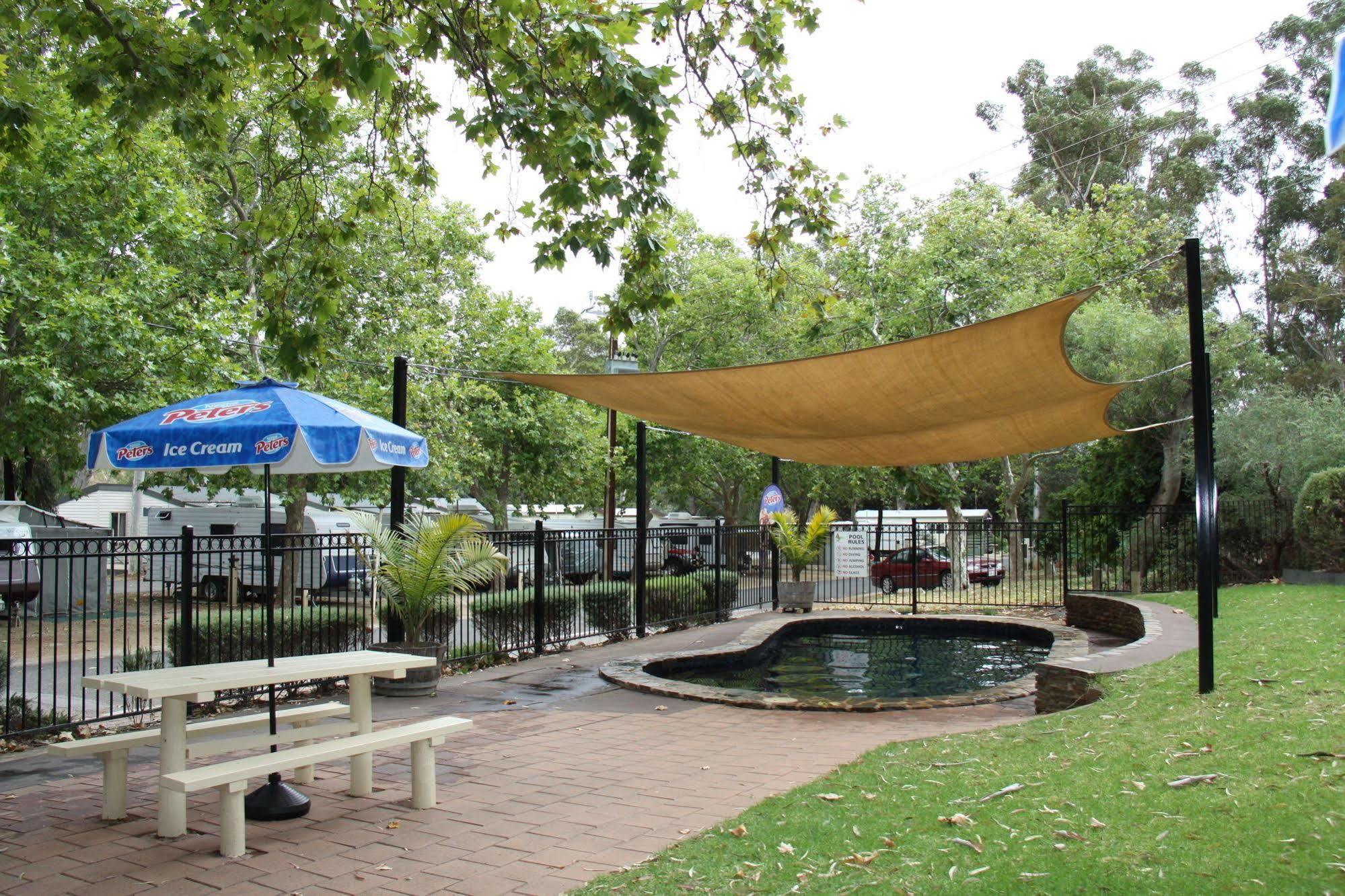 Hotel Adelaide Brownhill Creek Tourist Park Extérieur photo